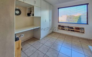 5 Bedroom House For Sale in Meersig