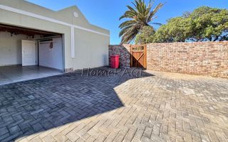 5 Bedroom House For Sale in Meersig