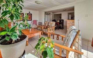 5 Bedroom House For Sale in Meersig