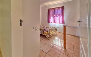 5 Bedroom House For Sale in Meersig