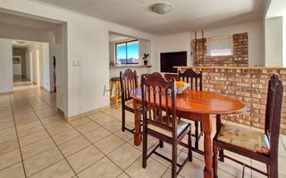 5 Bedroom House For Sale in Meersig