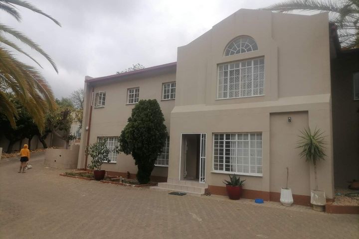 7 Bedroom House For Sale in Ludwigsdorf, Windhoek