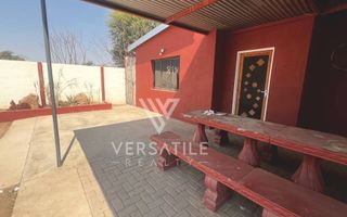 5 Bedroom House For Sale in Rehoboth