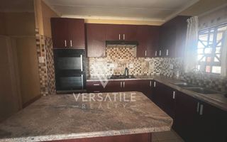 5 Bedroom House For Sale in Rehoboth