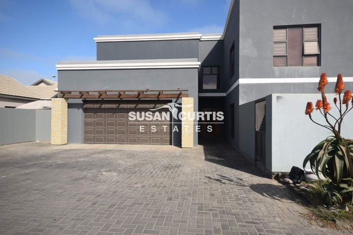 4 Bedroom House For Sale in Mile 4 Extension 1, Swakopmund