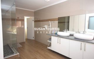 4 Bedroom House For Sale in Mile 4 Extension 1, Swakopmund