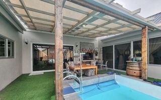 3 Bedroom House For Sale in Henties Bay Central, Henties Bay