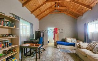 3 Bedroom House For Sale in Henties Bay Central, Henties Bay