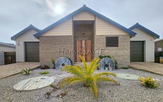 3 Bedroom House For Sale in Henties Bay Central, Henties Bay