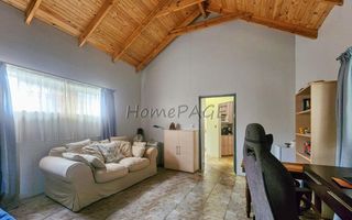 3 Bedroom House For Sale in Henties Bay Central, Henties Bay