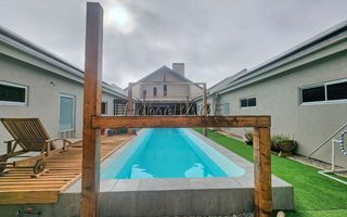 3 Bedroom House For Sale in Henties Bay Central, Henties Bay