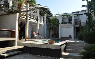 17 Bedroom House For Sale in Eros, Windhoek