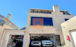 4 Bedroom House For Sale in Vogelstrand, Swakopmund