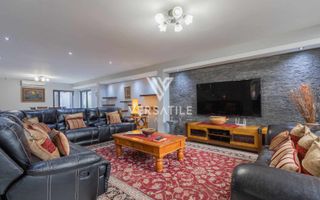 8 Bedroom House For Sale in Vineta, Swakopmund