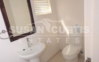 3 Bedroom House To Rent in Long Beach