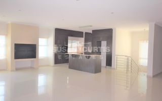 3 Bedroom House To Rent in Long Beach
