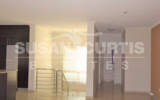 3 Bedroom House To Rent in Long Beach