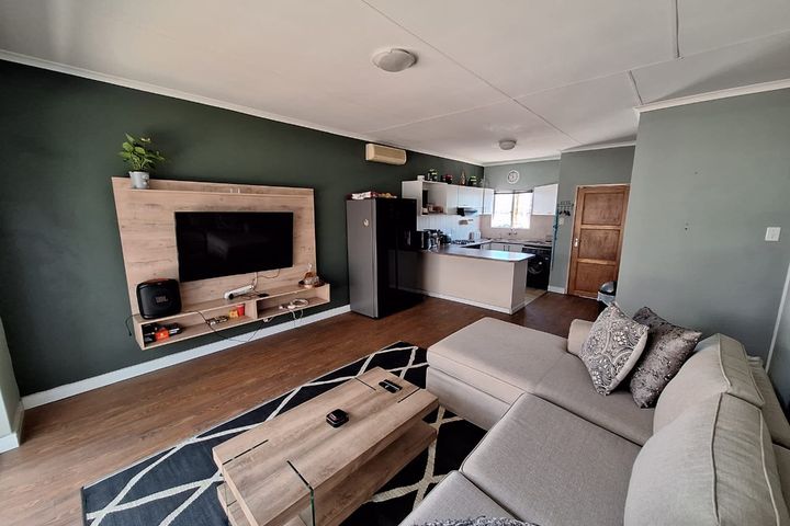 2 Bedroom House For Sale in Kleine Kuppe, Windhoek