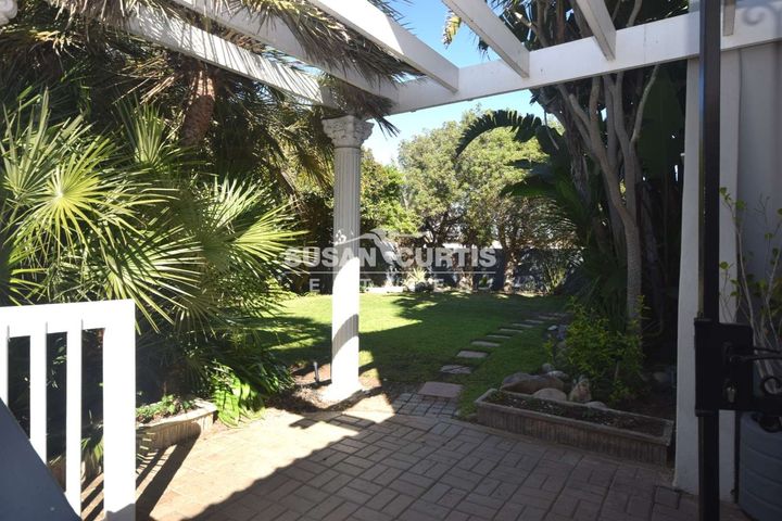 5 Bedroom House For Sale in Hage Heights, Swakopmund