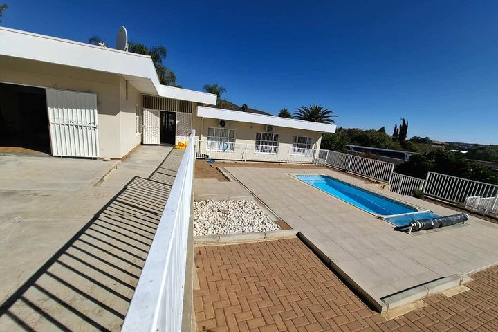 4 Bedroom House For Sale in Ludwigsdorf, Windhoek