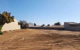 House For Sale in Henties Bay Central, Henties Bay