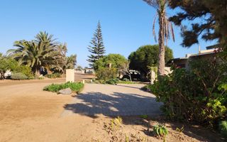 House For Sale in Henties Bay Central, Henties Bay