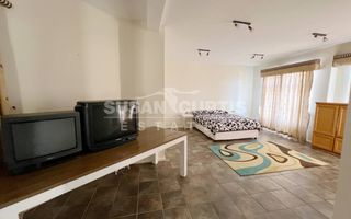 4 Bedroom House To Rent in Long Beach