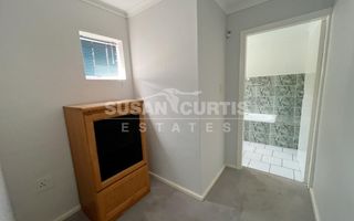 4 Bedroom House To Rent in Long Beach