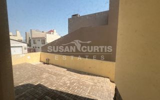 4 Bedroom House To Rent in Long Beach