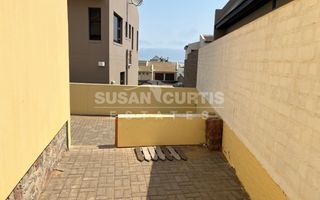 4 Bedroom House To Rent in Long Beach