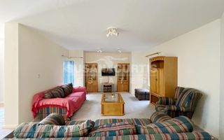 4 Bedroom House To Rent in Long Beach