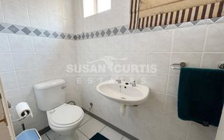 4 Bedroom House To Rent in Long Beach