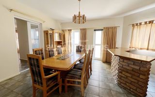 4 Bedroom House To Rent in Long Beach
