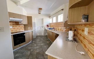 4 Bedroom House To Rent in Long Beach