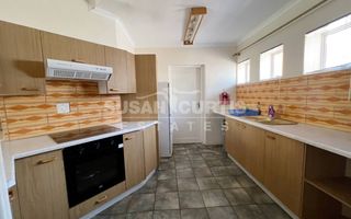 4 Bedroom House To Rent in Long Beach