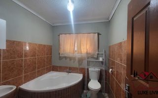 4 Bedroom House For Sale in Okahandja