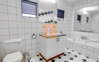 4 Bedroom Apartment To Rent in Swakopmund Central, Swakopmun...
