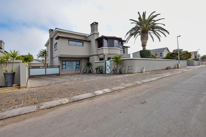 1 Bedroom House For Sale in Swakopmund Ext 12, Swakopmund