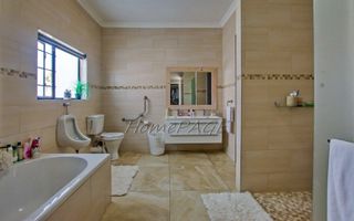 8 Bedroom House For Sale in Vineta, Swakopmund