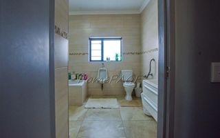 8 Bedroom House For Sale in Vineta, Swakopmund