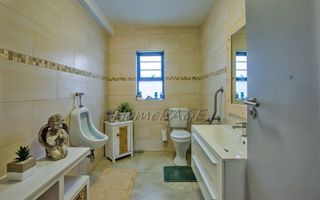 8 Bedroom House For Sale in Vineta, Swakopmund