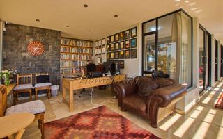 8 Bedroom House For Sale in Vineta, Swakopmund