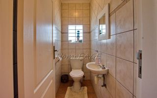 8 Bedroom House For Sale in Vineta, Swakopmund