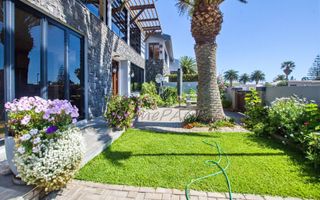 8 Bedroom House For Sale in Vineta, Swakopmund