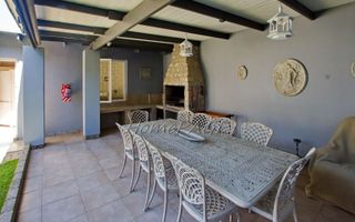 8 Bedroom House For Sale in Vineta, Swakopmund