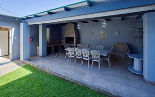 8 Bedroom House For Sale in Vineta, Swakopmund