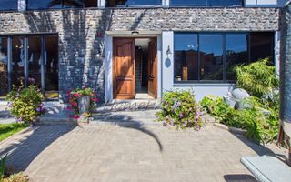 8 Bedroom House For Sale in Vineta, Swakopmund