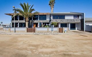 8 Bedroom House For Sale in Vineta, Swakopmund