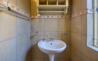 8 Bedroom House For Sale in Vineta, Swakopmund