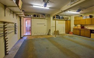 8 Bedroom House For Sale in Vineta, Swakopmund